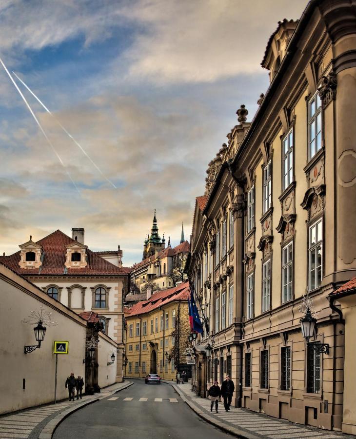Utulny Byt Pod Prazskym Hradem Apartamento Praga Exterior foto